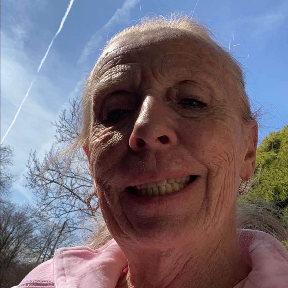 Meet your Posher, Lorraine m